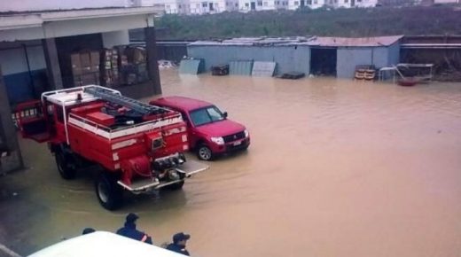 وفاة 30 على أقل من أشخاص داخل وحدة صناعية بعد تسرب مياه الأمطار لآلات كهربائية في طنجة