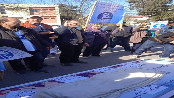 تنسيقية المقصيين من خارج السلم تبدع في احتجاجاتها ضد وزارة خارطة الطريق