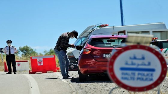 Les éléments de la police contrôlent les accès de la ville pour assurer la sécurité des citoyens contre la pandémie du nouveau coronavirus. 15062020 – Chefchaouen