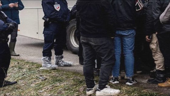 كشفت بيانات حديثة لمكتب الإحصاء الأوروبي “يوروستات” أن الدول الأعضاء في الاتحاد الأوروبي أصدرت ما بين 2017 وإلى حدود نهاية العام الماضي أكثر من 31 ألف أمر بمغادرة أراضيها في حق مواطنين مغاربة