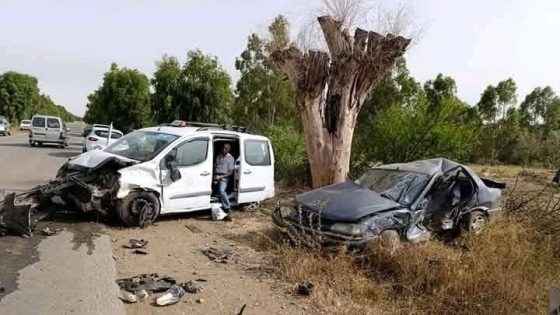 حاد. *ثة سير مرو*.عة بجماعة البراشوة بين سيارة أجرة وسيارة عائلية