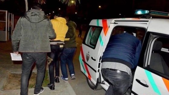 هجوم مسلح يروع حي رياض الألفة بالدار البيضاء: “حراݣة” يدخلون في مواجهات دامية