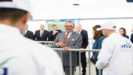 الملك يدشن عددا من المشاريع البحرية الكبرى بالدار البيضاء .